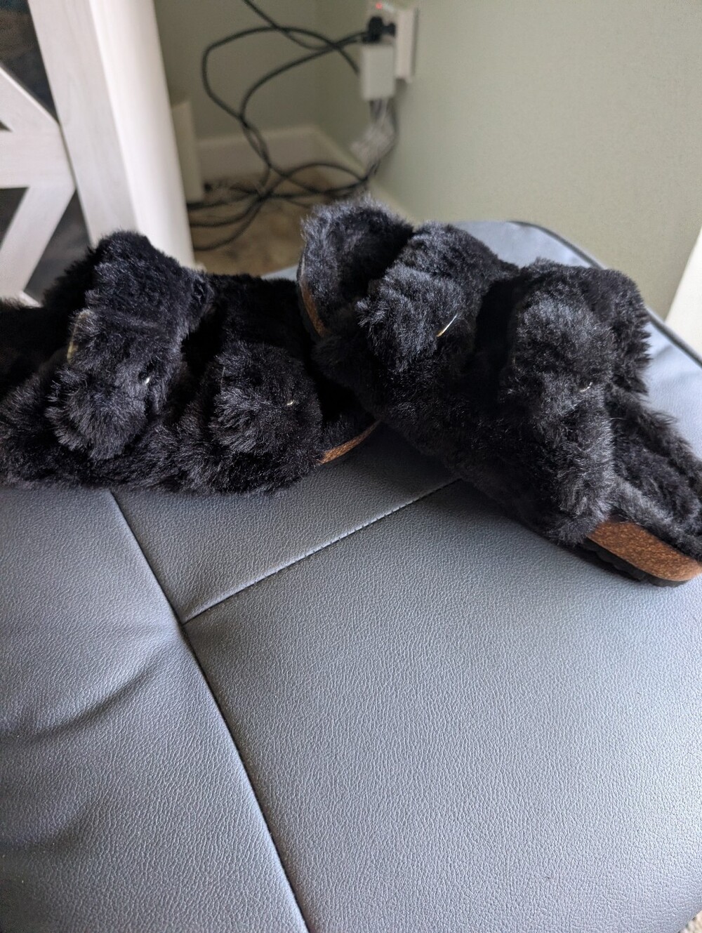 Fitory Women's Size 7 Fur Buckle Berk Style Slippers
